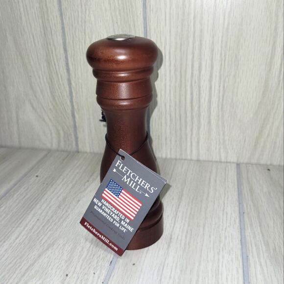 Fletchers Mill Federal Salt Mill Walnut 8 in USA Made NWT - Picture 1 of 9